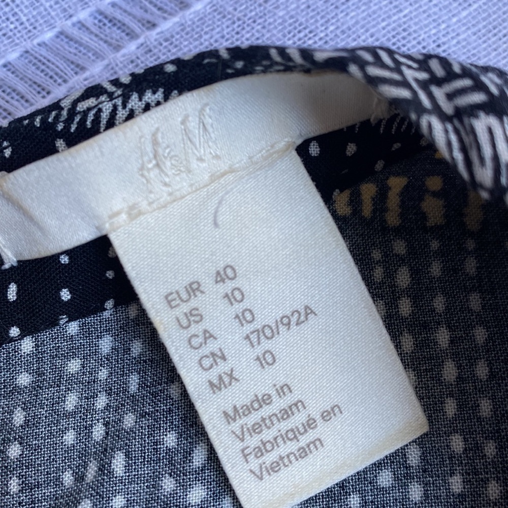 H&M bohemian boxy a-line dress with quarter length sleeves. - Picture 4 of 14